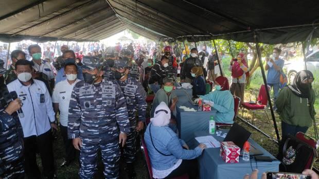 Wakasal Sidak Serbuan Vaksin TNI AL di Jonggol