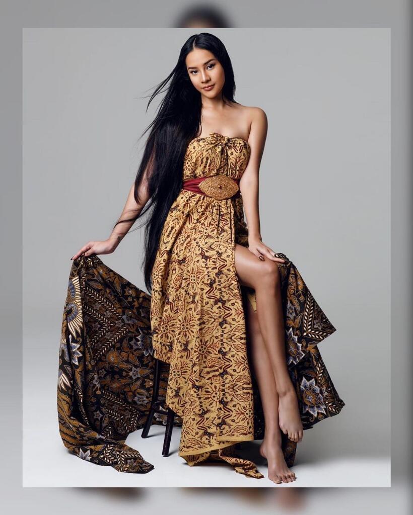5 Gaya Foto Sexy, Hot Dan Sensual Terbaru Anya Geraldine