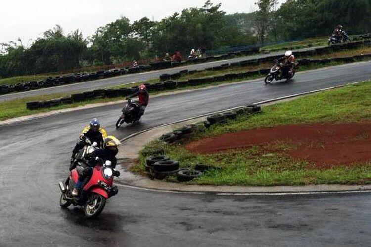 Ngebut di Tikungan Tajam, Pengendara Motor Berujung Tragis, Motornya Ringsek