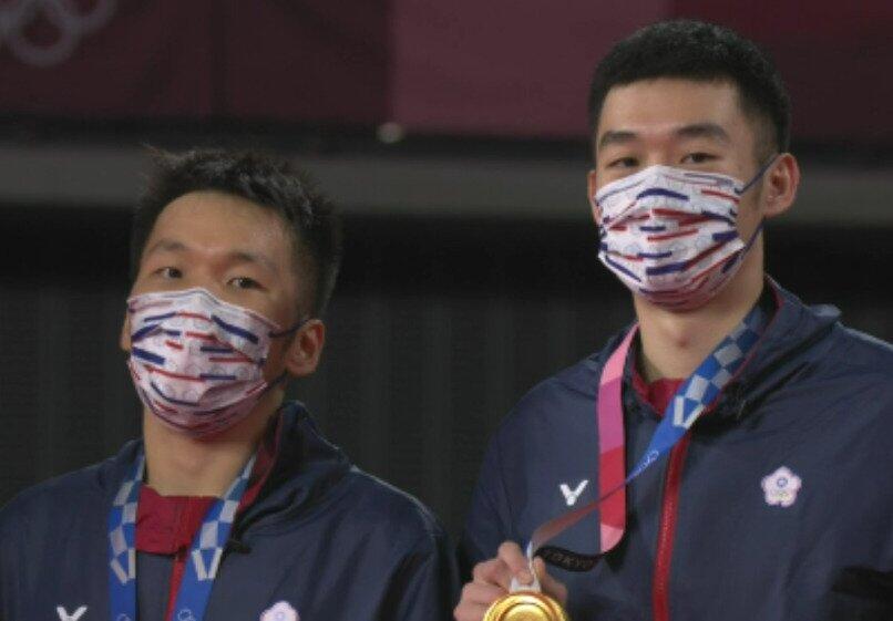 Empat Cerita Menarik dari Medali Emas Lee Yang dan Wang Chi-Lin !!!