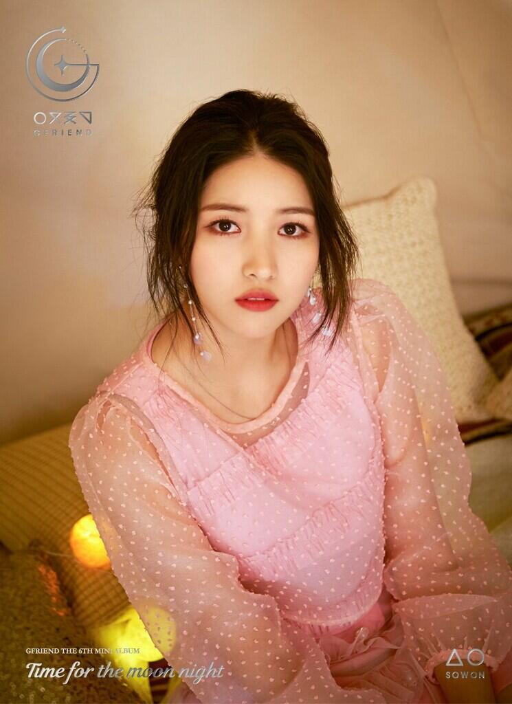 Sowon Resmi Tanda Tangan Kontrak dengan IOK Company