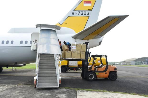 TNI Kirim Bantuan Alat Kesehatan ke Papua Pakai Pesawat Boeing