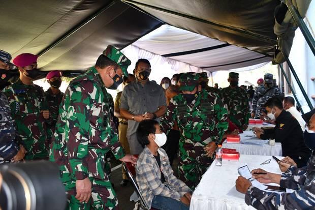 TNI AL Gelar Vaksinasi Covid-19 Khusus untuk Anak dan Lansia di Sumedang