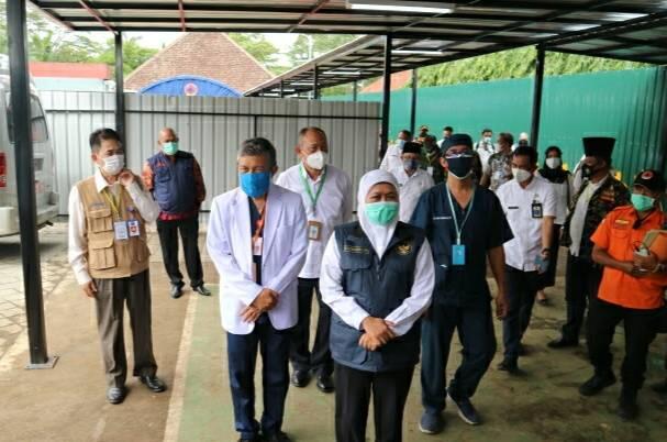 Perpanjangan PPKM Level 4, Gubernur Khofifah Klaim Kasus COVID-19 di Jawa Timur Turun