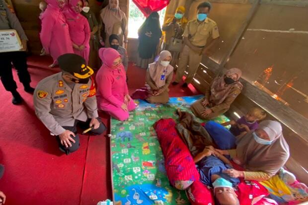 Enrekang Police Care dan Baznas Sinergi Bantu Operasi Tumor Otak Fauzul