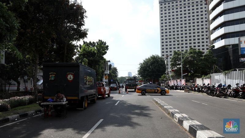 Heboh! Gedung KPK Dijaga Ketat Water Canon dan Panser