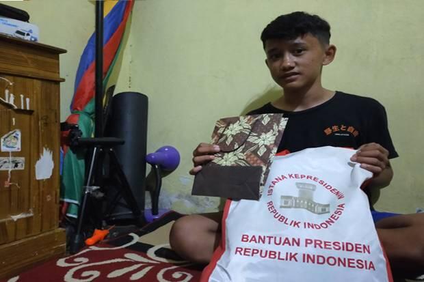 Viral di Media Sosial, Bocah Penjual Gorengan Ini Dapat Bantuan dari Jokowi