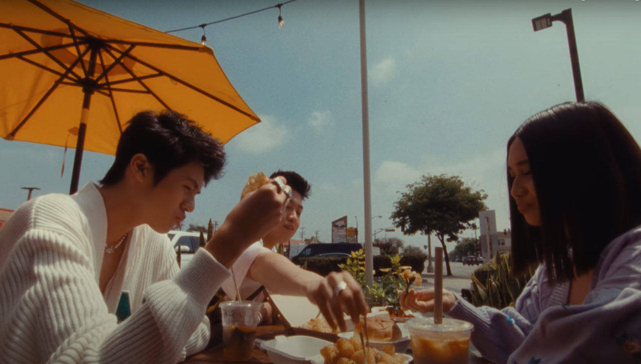 &#91;Fix Cocok!&#93; Kisah Nyata di Balik Verse NIKI tentang Kerja di California