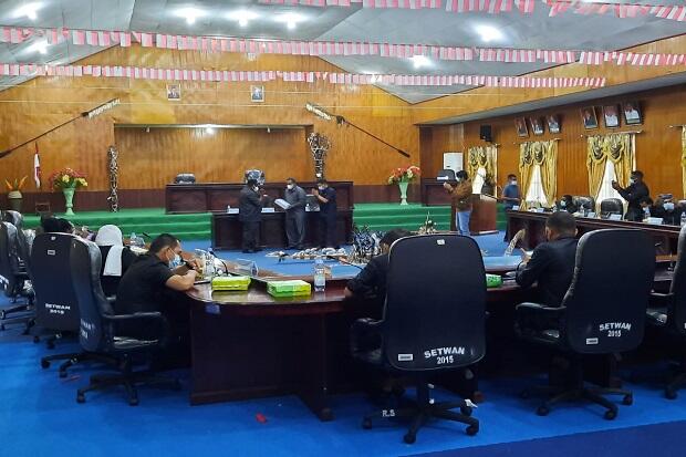 Bupati Asmat Serahkan LKPJ 2016-2021 pada DPRD Asmat