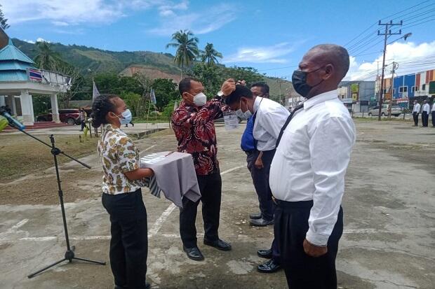 Asisten II Lepas Ratusan Pemuda Diklat Avsec di Poltekbang Jayapura