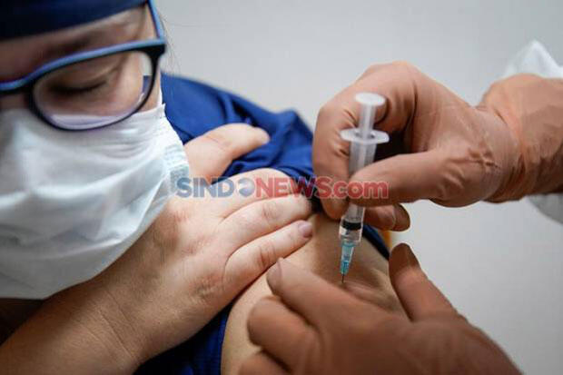 Tenaga Kesehatan yang Tangani Pasien Covid-19 Diutamakan Divaksin Booster