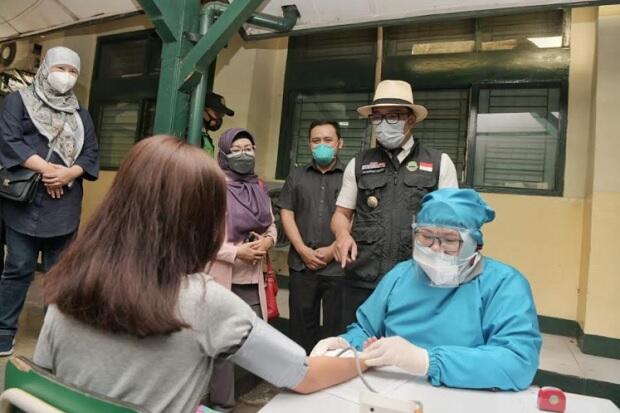 Ridwan Kamil Ajak Ikatan Alumni Sekolah-Perguruan Tinggi Gelar Vaksinasi Massal