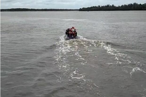 Perahu Fiber 15 PK Angkut 13 Orang Hilang di Asmat Papua