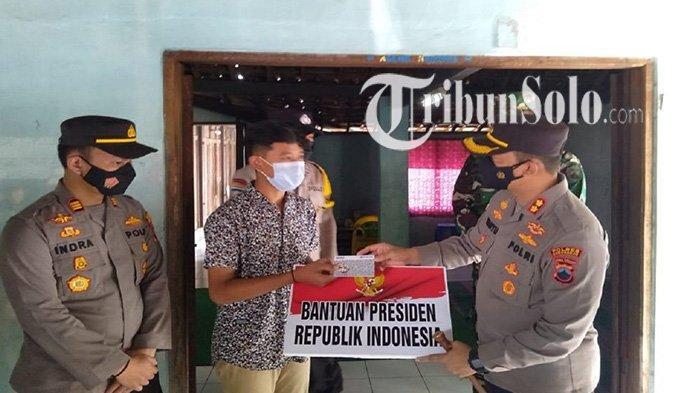 Hidup Sebatang Kara, Remaja Kartasura Hampir Menangis Dapat Bantuan Jokowi