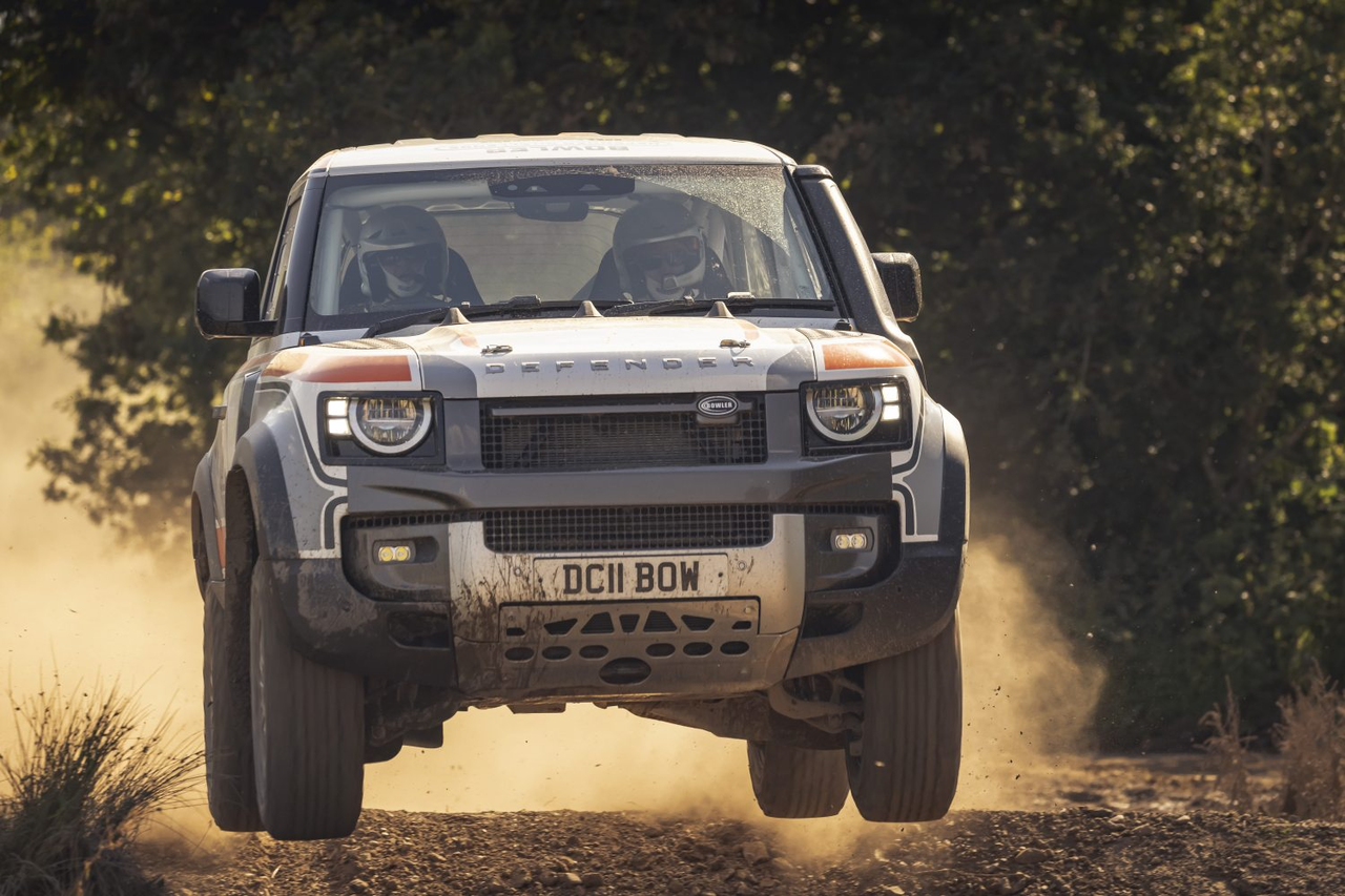 Land Rover Defender, Mobil Off-Road Bowler Defender Challenge