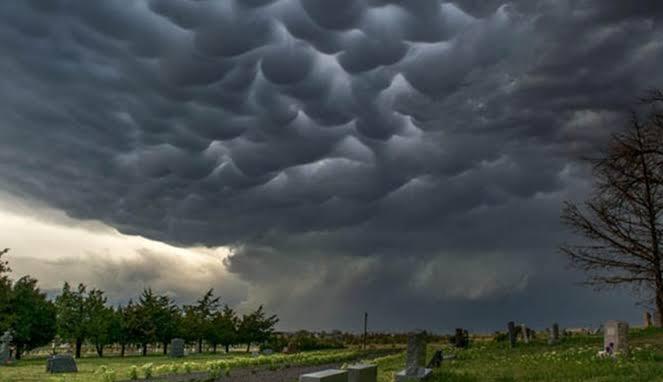 Awan Payudara, Indah Tapi Mematikan