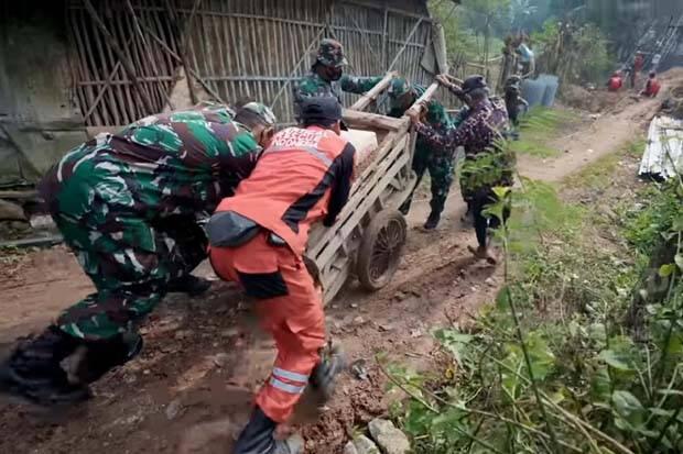 Vertikal Rescue Indonesia Berkolaborasi dengan TNI AD Bangun 1.000 Jembatan Gantung