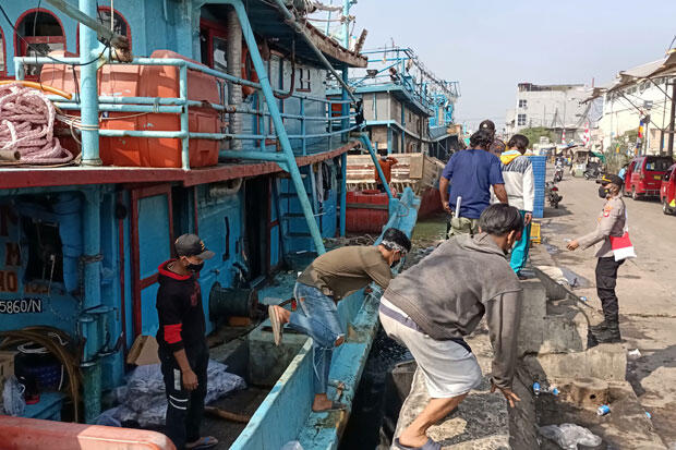 Gelar Vaksinasi Merdeka di Muara Angke, Polisi Lakukan Sistem Jemput Bola