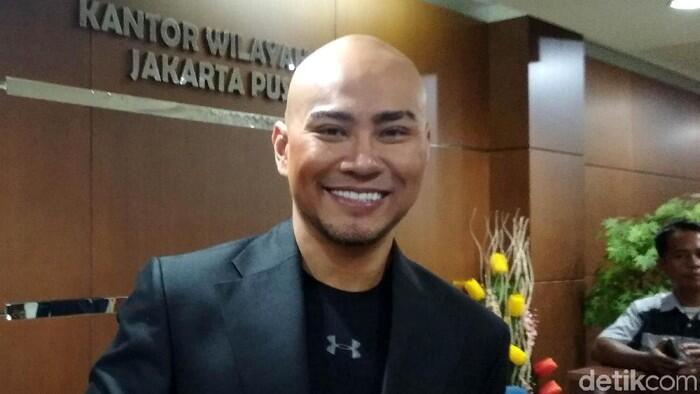 Istirahat Podcast-Medsos, Deddy Corbuzier Raup Segini dari YouTube
