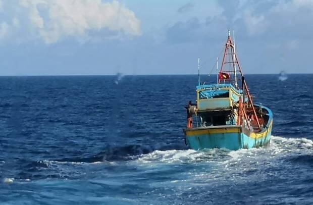 TNI AL Tangkap Kapal Pencuri Ikan Berbendera Vietnam di Laut Natuna Utara