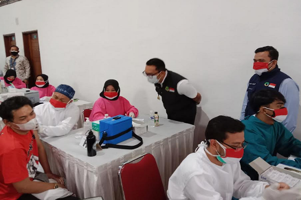 BOR Jabar Menukik Tajam hingga Pecah Rekor, Ridwan Kamil: Kita Kebut Vaksinas