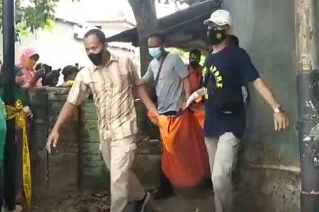 Wanita Seksi Pakai Rok Mini Warna Hijau Tewas Bersimbah Darah dengan Luka Gorok