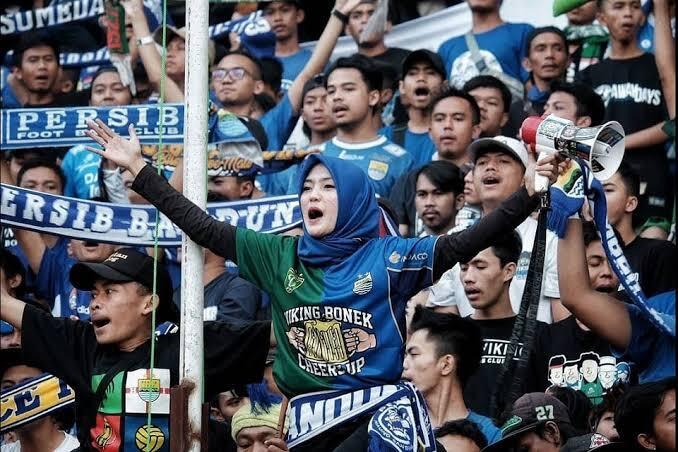 Fanatisme Suporter Sepak Bola di Indonesia