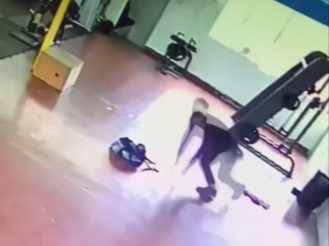 Horor ! 'DISERANG HANTU' Saat Asyik Nge-Gym, Video Pria Ini Viral Di Media Sosial !