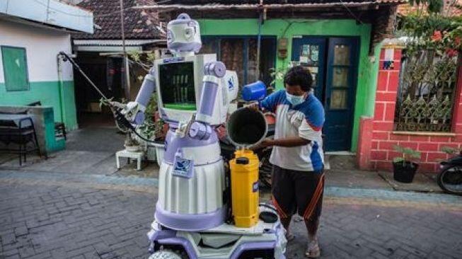 Robot dari &quot;Sampah&quot; Elektronik Buatan Indonesia Jadi Sorotan Media Asing