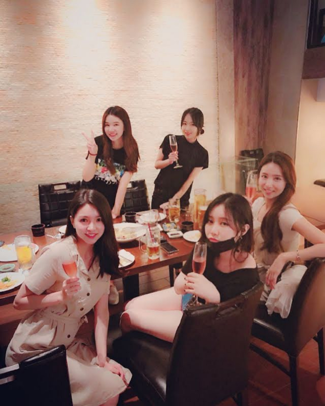 Meski Sudah Bubar, 4 Member Girl Grup Ini Masih Akrab dan Berteman Baik