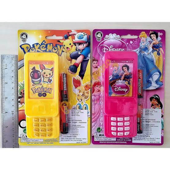 Sebelum Era Smartphone Menyerang, Dahulu Anak-Anak Lebih Suka Memainkan Ponsel Ini!