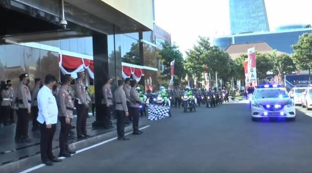 Polisi Borong 76.000 Bendera Merah Putih dari UMKM untuk Dibagikan ke Warga