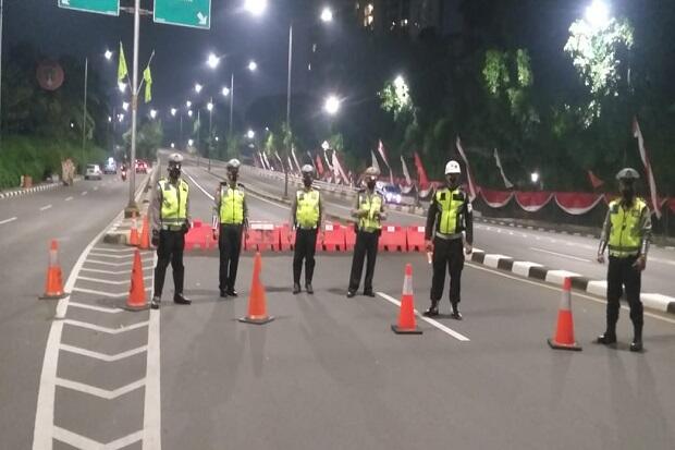 Ada Kegiatan Renungan Suci, Arus Lalulintas Menuju TMP Kalibata Ditutup