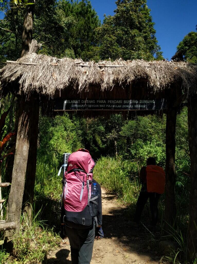 NGECAMP DI SAMPING KAWAH ! CATATAN PERJALANAN GUNUNG SUMBING VIA BANARAN 2021