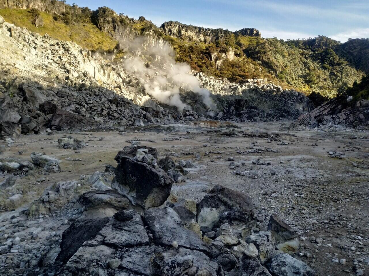 NGECAMP DI SAMPING KAWAH ! CATATAN PERJALANAN GUNUNG SUMBING VIA BANARAN 2021