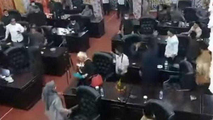 Rapat DPRD Solok Ricuh, Asbak Melayang dan Hampir Adu Jotos