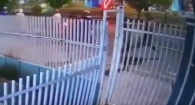 Sadis, Geng Motor Membabibuta Serang Warga hingga Luka Parah