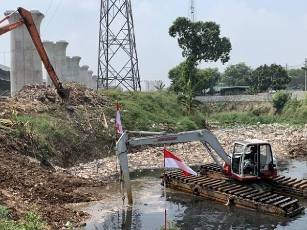 Sampah Sepanjang 700 Meter Penuhi Kali Jambe, Ini yang Kerap Picu Banjir di Bekasi