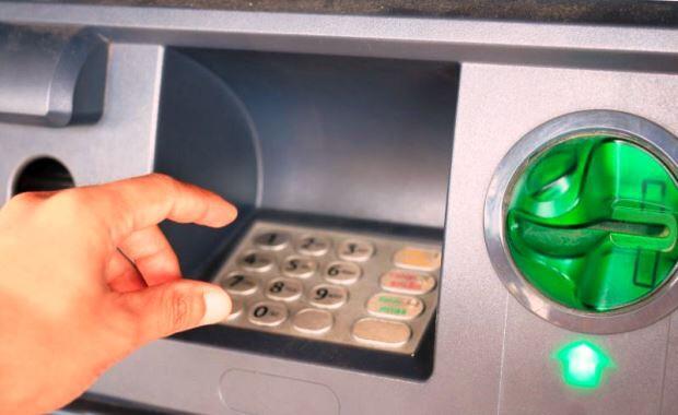 Awas Bahaya Skimming di ATM, Berikut Tips Pencegahannya