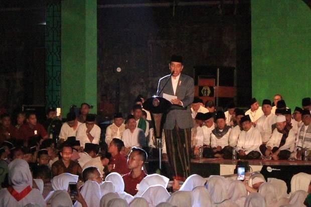 Jokowi dan DPR Minta Seluruh Elemen Dukung Industri Farmasi Nasional