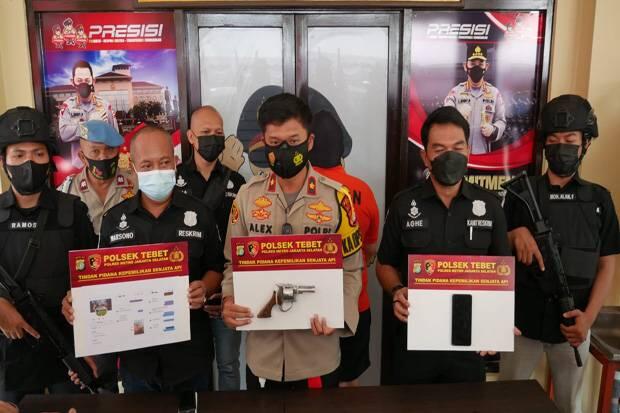 Mantan Pegawai Bank Jual Senpi Rakitan via Medsos