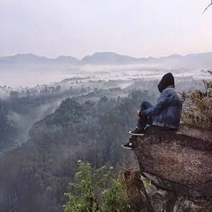 Kenapa Anak Muda Suka Berfoto Ekstrem? Apakah Mereka Sudah Siap Kehilangan Nyawa?