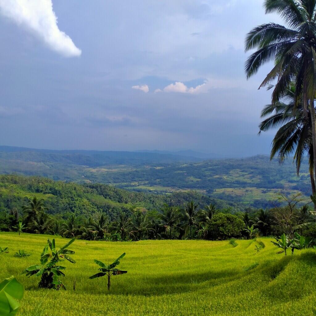 Menjelajah Sudut Daerah di Penghujung Jawa Tengah