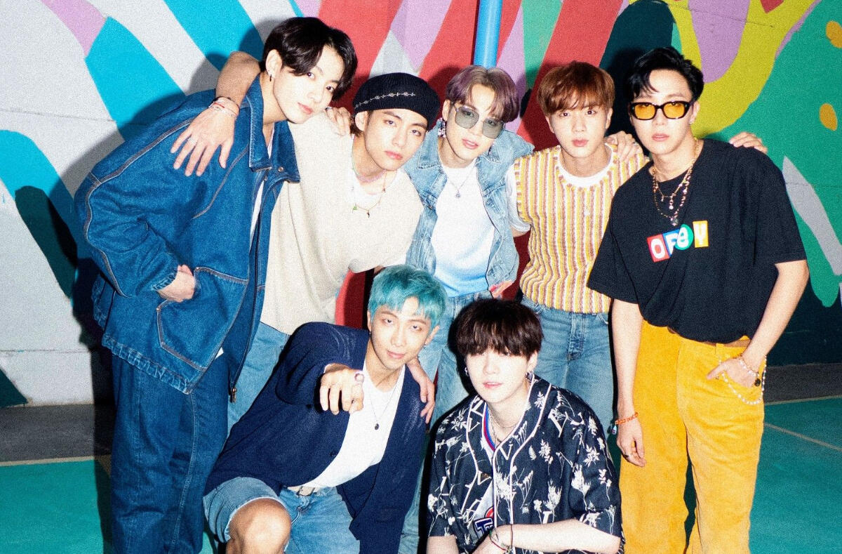 'Dynamite' Jadi Singel Pertama BTS yang Dapat Sertifikat Platinum di Inggris