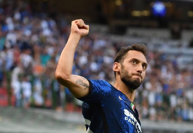 Didapatkan secara Gratis! Hakan Calhanoglu, Menjalani Debut Manis Bersama Inter Milan