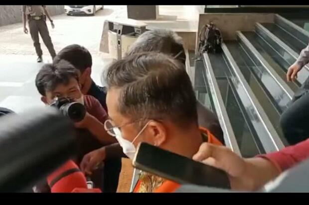 Irit Bicara Usai Divonis 12 Tahun, Juliari Batubara Serahkan ke Kuasa Hukumnya