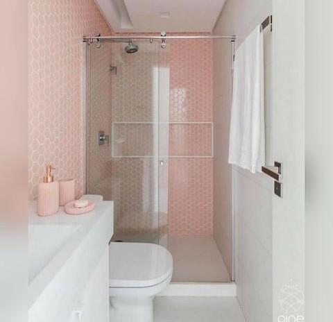 5 Desain Kamar Mandi Putih Dengan Kolaborasi yang Bikin Menarik dan Bersih