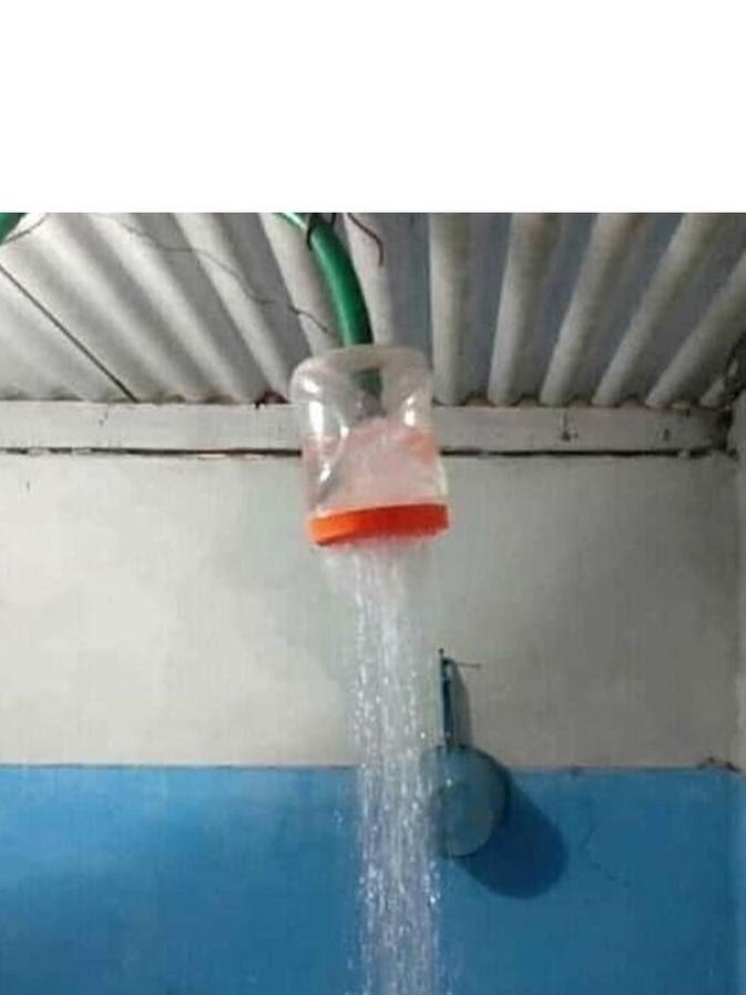 Shower ala Anak Kos, Kreatif dan Lucu!