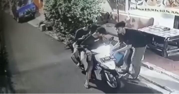 Beredar Rekaman CCTV 4 Remaja Curi Kerupuk Beserta Kalengnya, Apakah Dampak Pandemi?