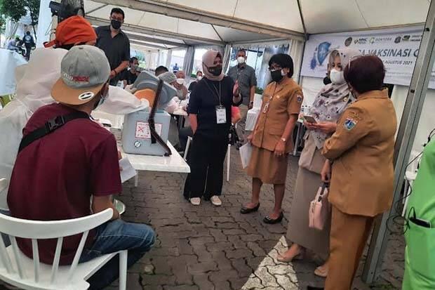 Tim Monitoring Tinjau Vaksinasi MNC Peduli di Kebon Sirih